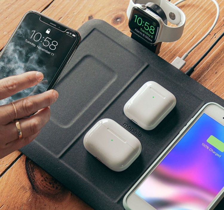 Picture of Mophie 4-in-1 wireless charging mat