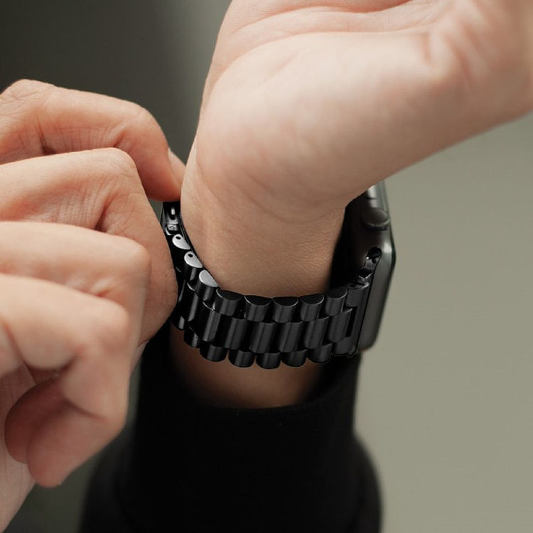 صورة Viva Madrid Dayton Metal Watch Strap Compatible for Apple Watch
