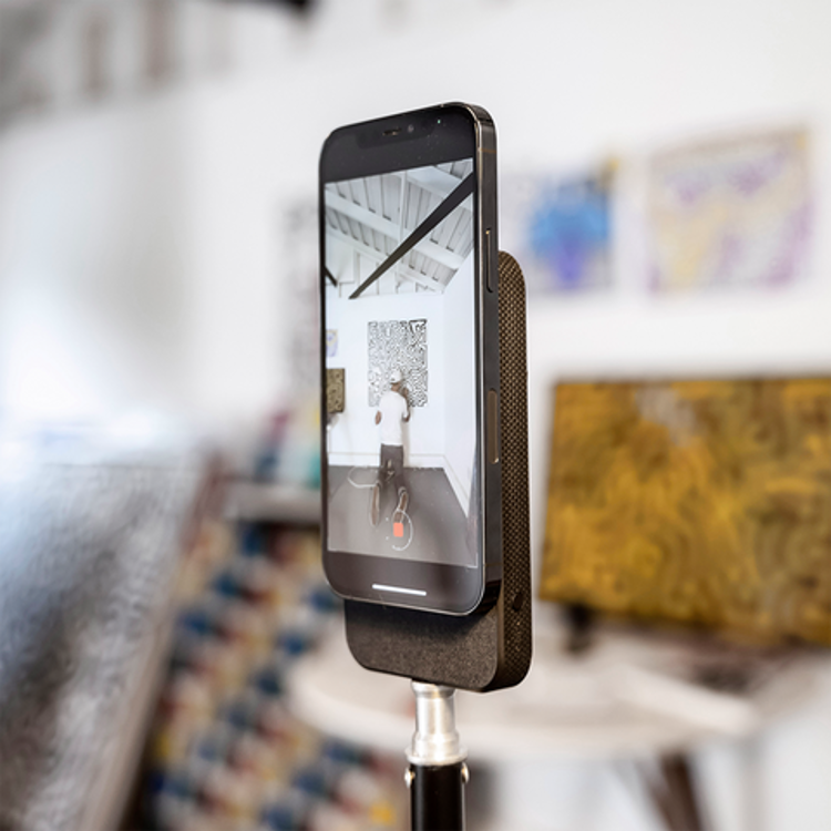 صورة Mophie Snap+ Powerstation Stand 10,000 mAh MagSafe Compatible