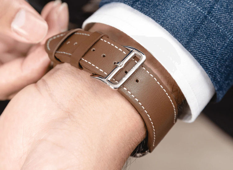 صورة SwitchEasy Classic Genuine Leather Apple Watch Band (42/44/45mm) Brown