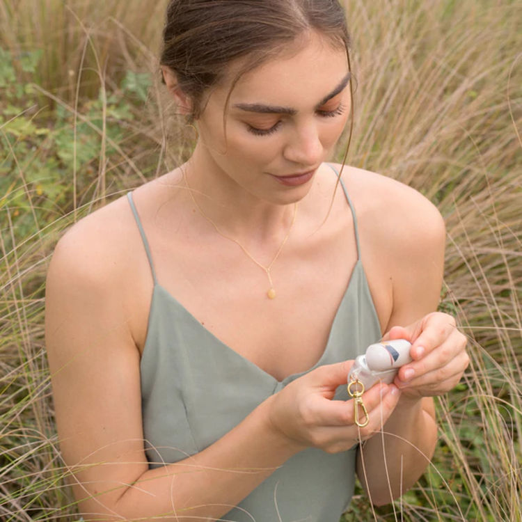 صورة UNIQ COEHL REVERIE AIRPODS PRO CASE SOFT IVORY (IVORY)