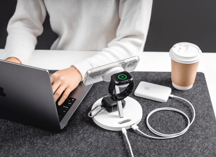 صورة SwitchEasy MagPower 4-in-1 Magnetic Wireless Charging Stand - White