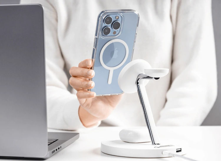 صورة SwitchEasy MagPower 4-in-1 Magnetic Wireless Charging Stand - White