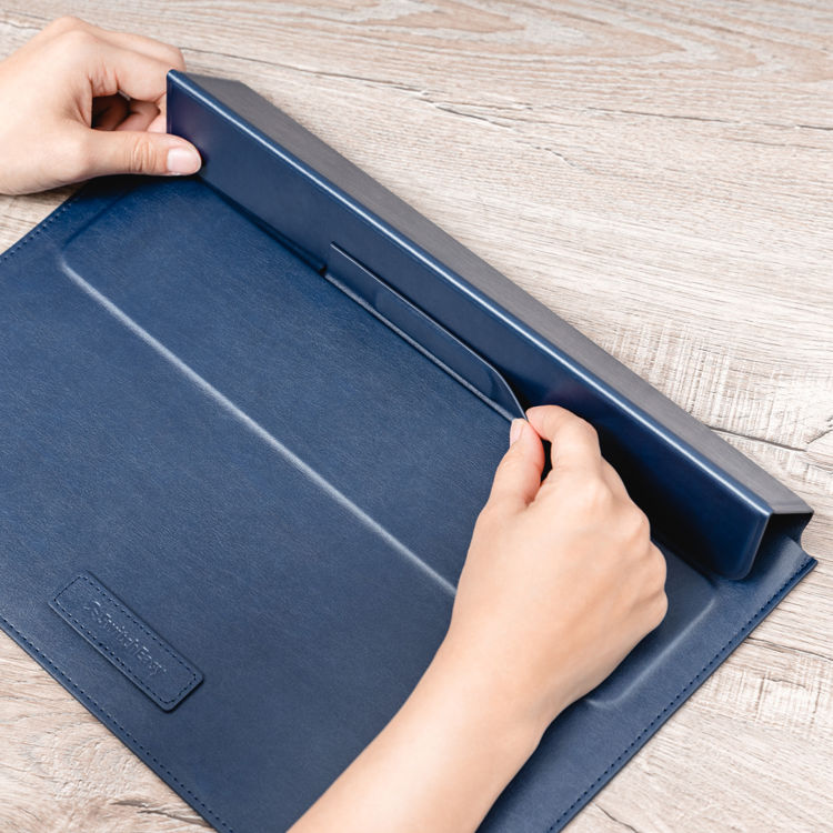 صورة SwitchEasy EasyStand Leather Sleeve MacBook Pro 15/16" Midnight Blue