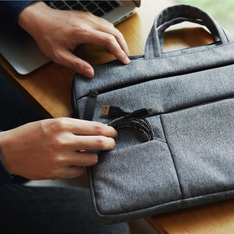 صورة UNIQ CAVALIER 2-IN-1 LAPTOP SLEEVE (UP TO 15 INCH) CHARCOAL 
(BLACK)"
