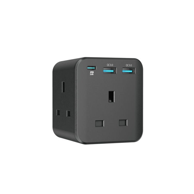 Picture of Powerology 3-Outlet Wall Socket With Fast Charging USB