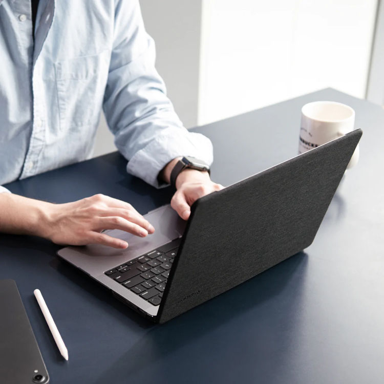 صورة SPIGEN Macbook Pro 16" (2021) Case Urban Fit_ACS04211