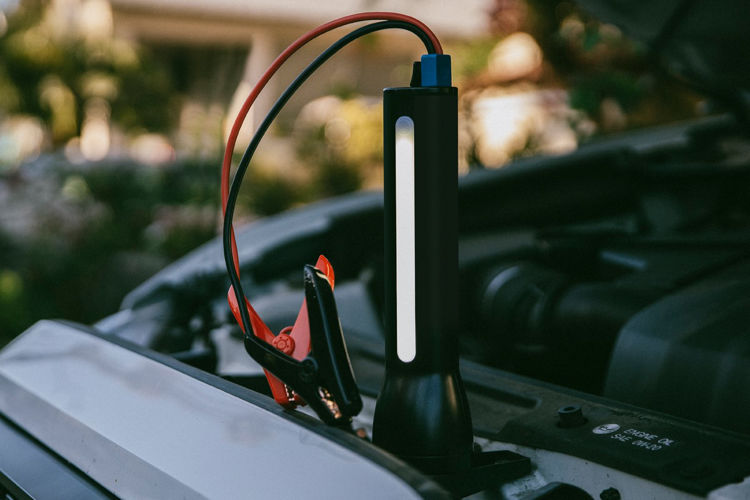 صورة Mophie Powerstation Go Rugged flashlight