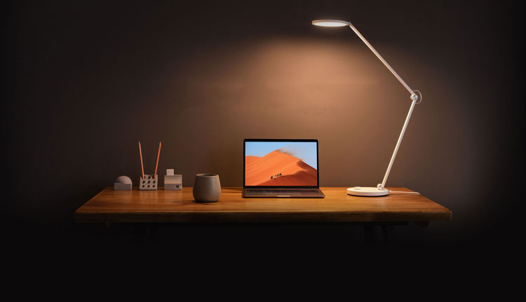 صورة Xiaomi Mi Smart LED Desk Lamp Pro