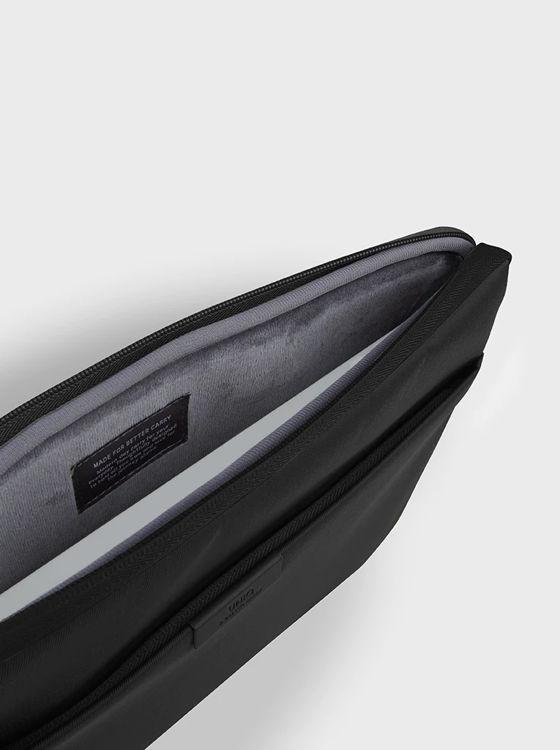 صورة UNIQ Bergen Protective water resistant laptop sleeve (Up to 16 inches) BLACK