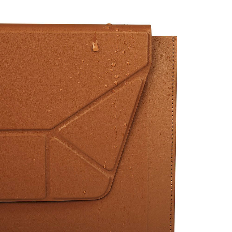 صورة Uniq Oslo Laptop Sleeve with Foldable Stand (Up to 14") - TOFFEE BROWN