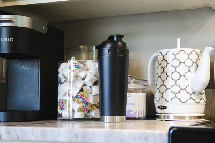 صورة Fifty Fifty Bottle SHAKER BOTTLE WITH MIXER FLIP LID