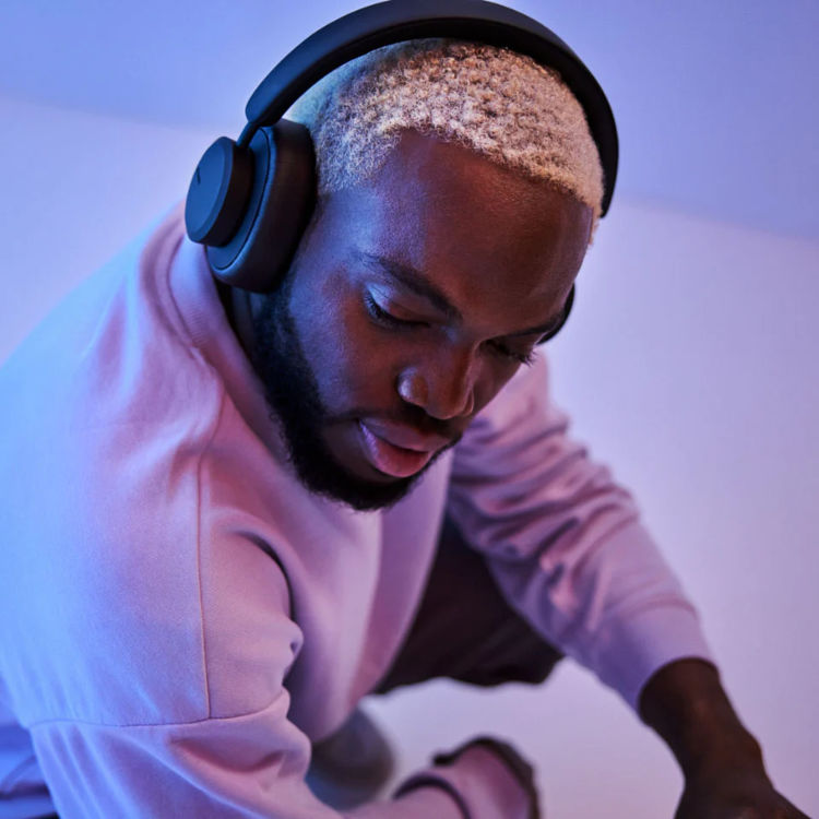 صورة Urbanista Miami Wireless Bluetooth Noise-Cancelling Headphones - Midnight Black