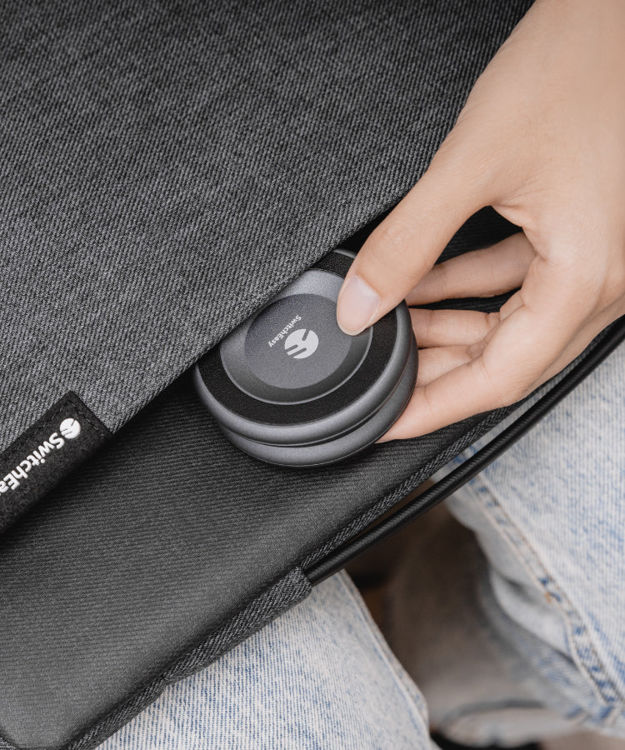 صورة SwitchEasy Orbit Universal Magnetic iPhone Stand - Black