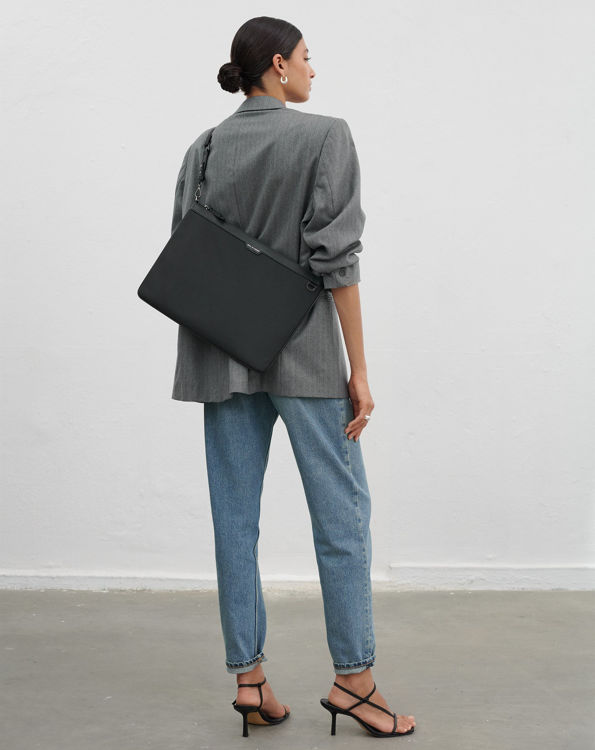 صورة Ideal of Sweden Laptop Noel Cream Black 13 inch