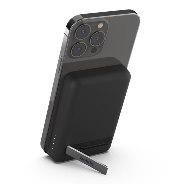 صورة Belkin 5000mAh BoostCharge Magnetic Power Bank with Kickstand