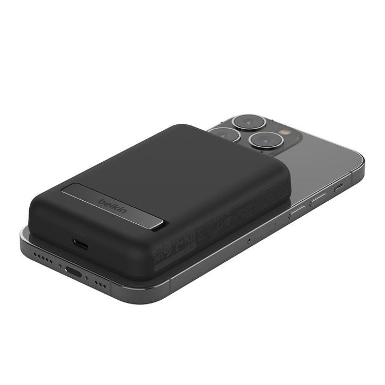 صورة Belkin 5000mAh BoostCharge Magnetic Power Bank with Kickstand