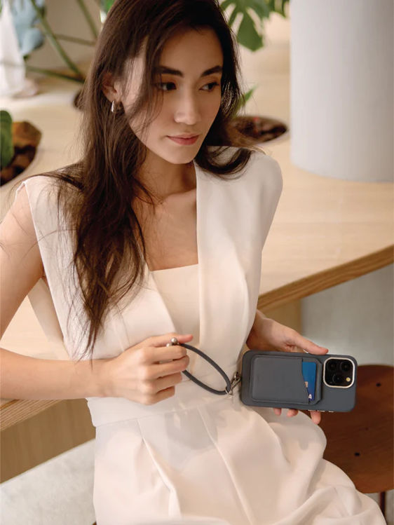 صورة Uniq Coehl Esme Magnetic Cardholder with Mirror and Stand- SapphireBlue