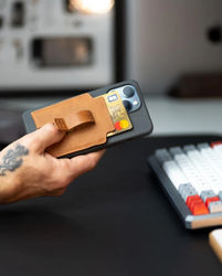 صورة MagBak Wallet | MagSafe Compatible 