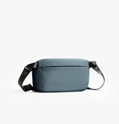 Picture of UNIQ DENVER CANVAS CROSSBODY BAG (5L) - MIDNIGHT BLACK (MIDNIGHT BLACK)